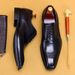 Square toe English Oxford shoes for men hand polished Brock Carved leather shoes_vogvips.com