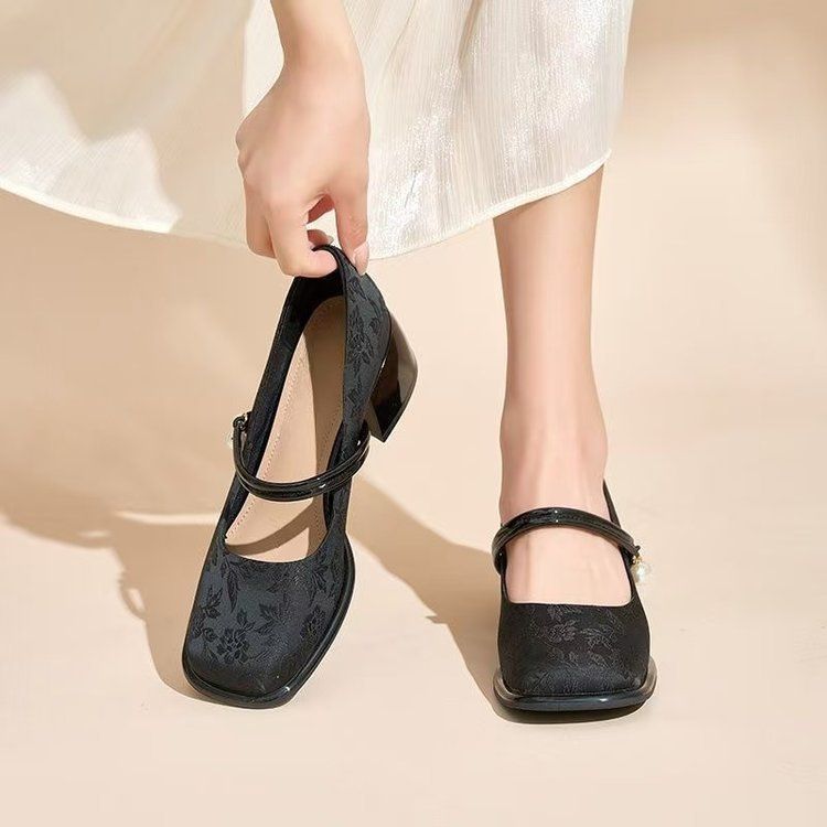 New Chinese Mary Jane Single Shoes Jacquard National Style With Skirt Round Head Pearl One-word Belt Single Shoes_vogvips.com