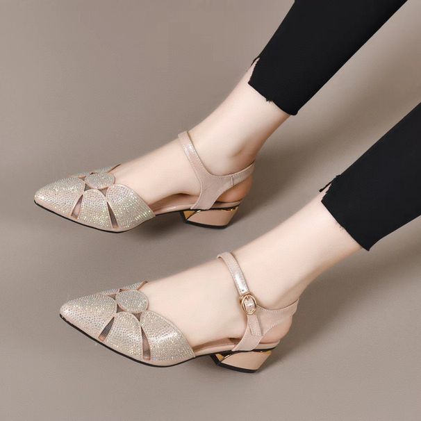 Pointed Sandals For Women 2023 Summer New Sheepskin Hot Diamond Buckle Flat Sandals Temperament Closed Toe Empty Back Women's Shoes_vogvips.com