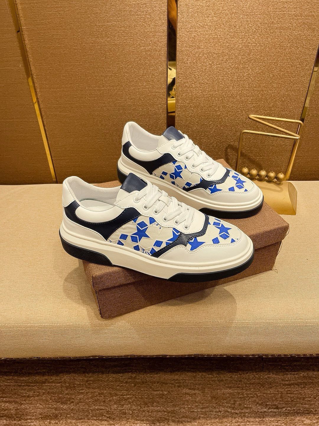 Little Bee Casual Thick Bottom Fuguqi Trendy Men's Forrest Gump Gold Printed Board Shoes_vogvips.com