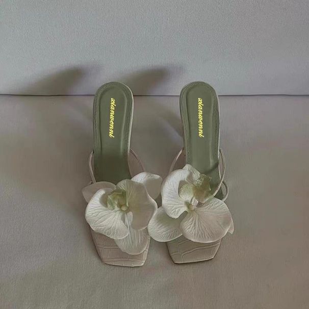 Internet Celebrity Travel Beach Shoes 2025 Decorative New Flower Thai Style Women's Summer Outdoor Slippers Trendy_vogvips.com