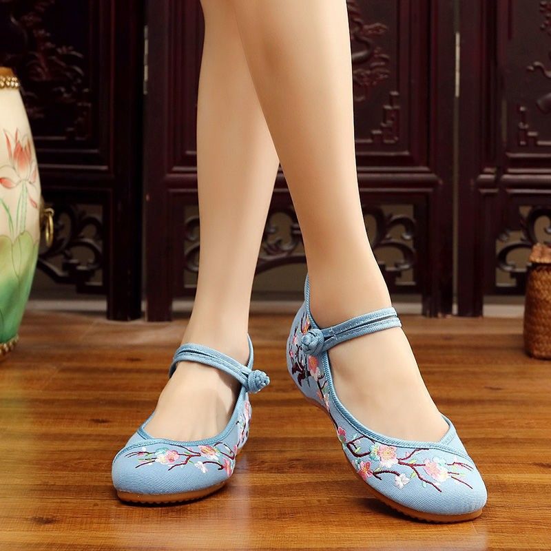 Women’s Shoes Style Retro Embroidered Shoes Embroidered Cloth Shoes Ladies Single Shoes Student Shoes Square Dance Single Shoes_vogvips.com