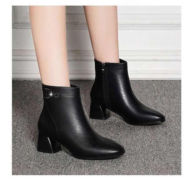 Real Soft Leather Short For Women, Chunky Heel Martin Pointed Toe, Autumn And Winter New Style, Warm Fleece-Lined_vogvips.com