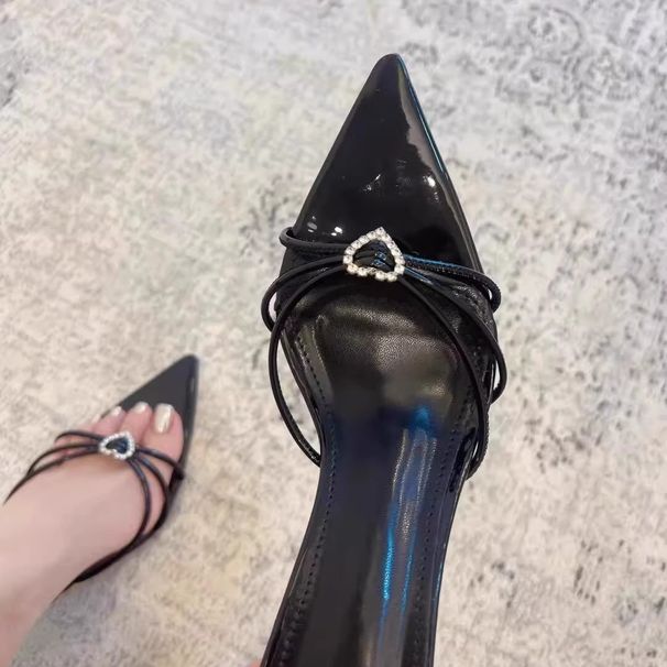 Elegant Silver Pointed-Toe High Heel Sandals With Heart-Shaped Rhinestones For Women Perfect For Wearing As Outerwear Or As Sandals._vogvips.com