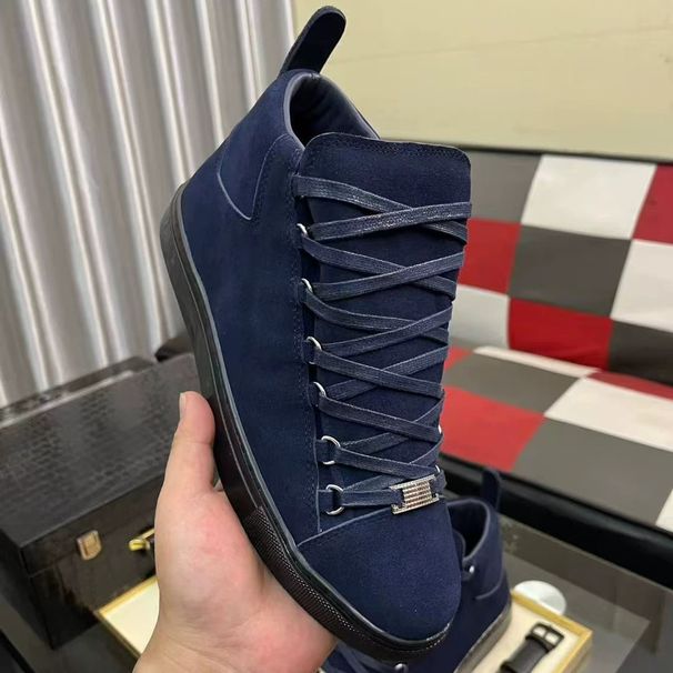 In-stock High-top Shoes With Metal Buckles, No-lace-up Design, Soft Leather Upper, Thick-soled Height-increasing Casual_vogvips.com