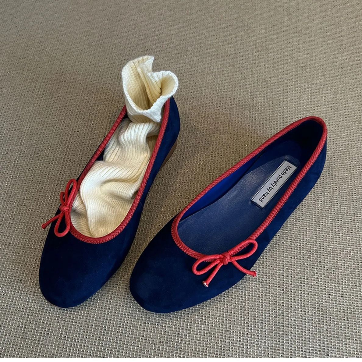 2023 New French Retro Cute Bow Shallow Mary Jane Flats For Women, Soft Leather Flat Ballet Shoes_vogvips.com