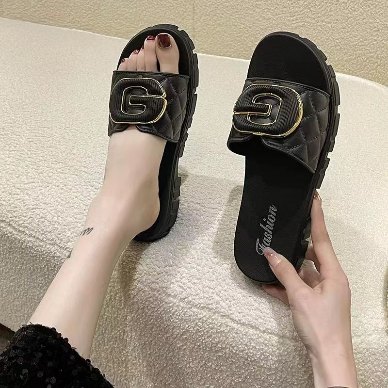 2026 Summer Fashion Versatile Premium Outdoor Soft Sole Slides Women Non Slip Wear Resistant Breathable Slippers Black_vogvips.com