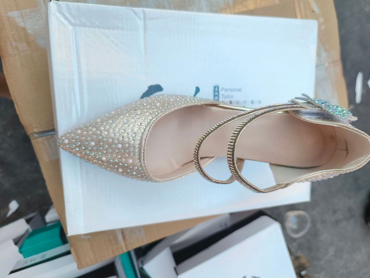 Comfortable Soft Leather Party High A Sense Of Sophistication Gold Sandals For Women With Chunky Heels 2025 New Style To_vogvips.com