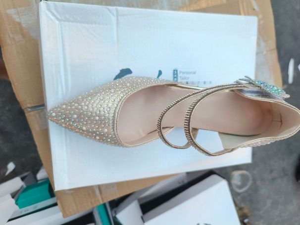 Comfortable Soft Leather Party High A Sense Of Sophistication Gold Sandals For Women With Chunky Heels 2025 New Style To_vogvips.com