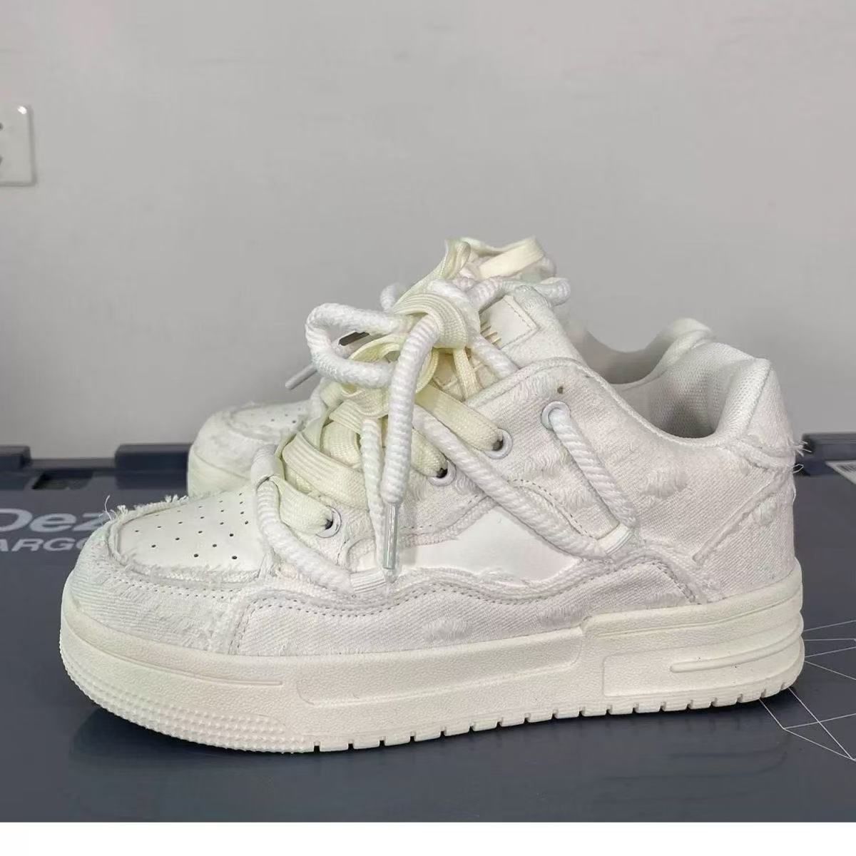 National Trend Men's Niche Design Skate Milk Fufu Casual Sports Thick-Soled Couple White Shoes_vogvips.com