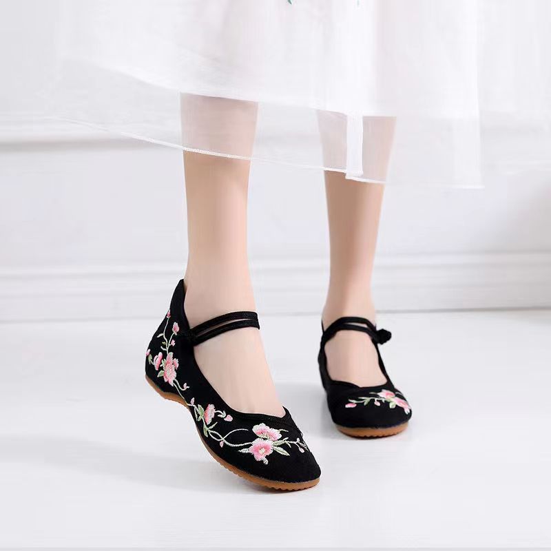 Women’s Shoes Chasing Dreams Dance With Style Retro Elegant Embroidered Cloth Shoes Soft Sole Small Wedge Heel Women's Shoes_vogvips.com