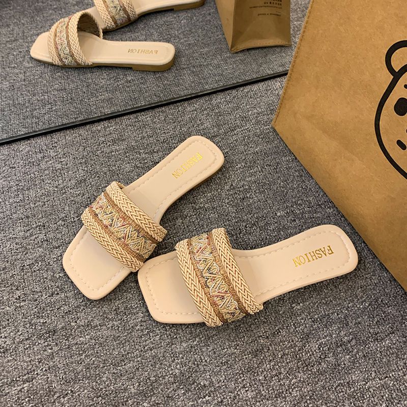 Xiaoxiang Cool Slippers For Women's Outwear 2024 Summer New Showy Feet Small Soft Sole Square Head Vacation Beach Shoes_vogvips.com