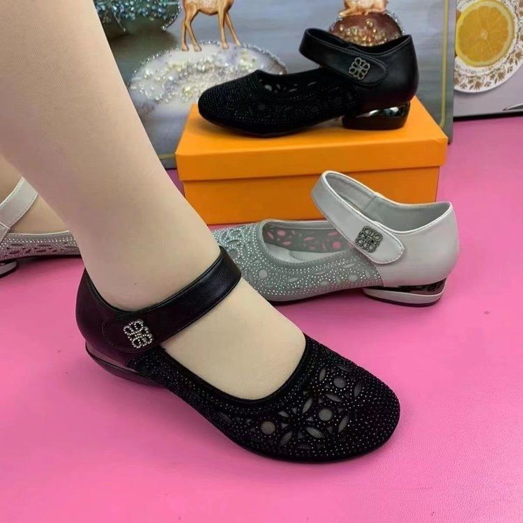 Hollow Breathable Single Shoes Soft Sole Soft Surface Women's Shoes Velcro Low Heel Hole Shoes Women's Mother Sandals_vogvips.com