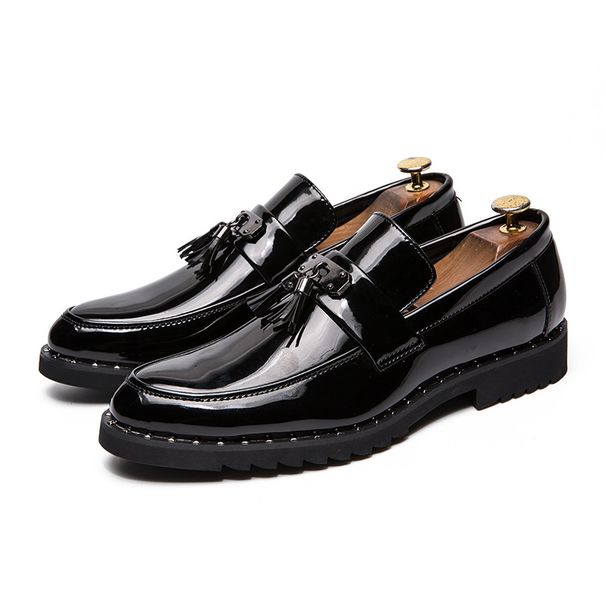 British Style Slip-On Patent Glossy Trendy Men's Loafers Pointed Toe Tassel Casual Hairstylist Leather Shoes_vogvips.com