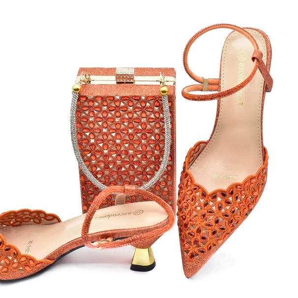 Women's pointy perforated drill heels with bag set banquet shoes bag_vogvips.com