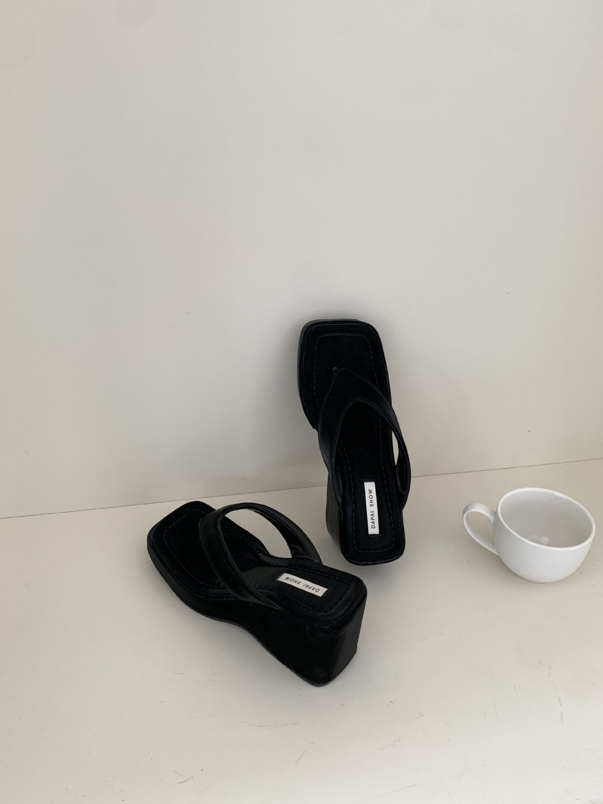 Versatile Flip-Flops Toe-Clip For Women 2025 Summer New European And American Style Wedge Square Toe High Heel Sandals_vogvips.com
