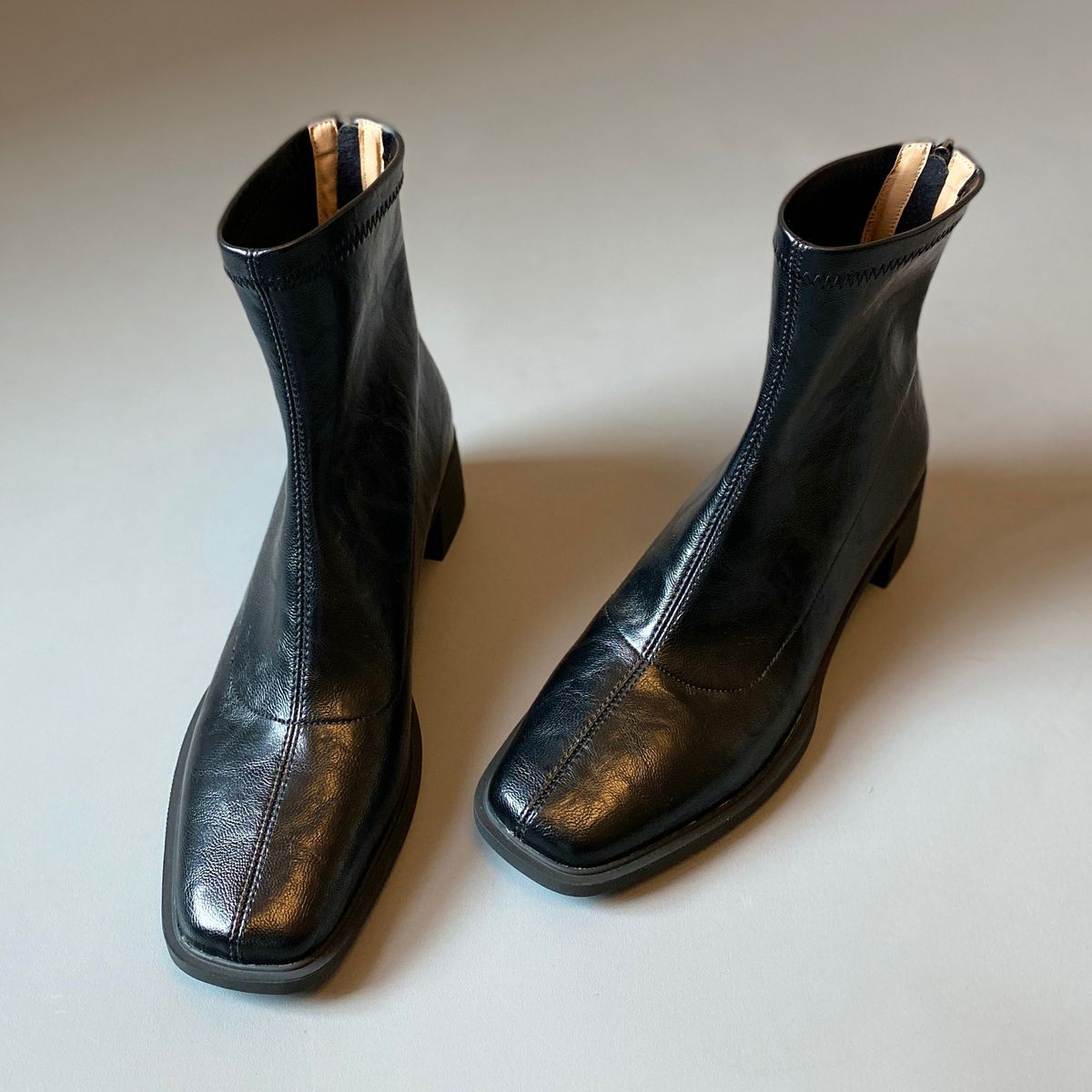 French Retro Thin Boots Women's Martin Boots Autumn And Winter Temperament Foreign Style Square High Heels Short Boots Thick Heel Elastic Single Boots_vogvips.com